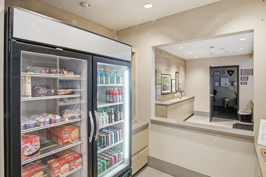 More Photos Of 224 S Mikes Pike, Flagstaff Hotel For Sale