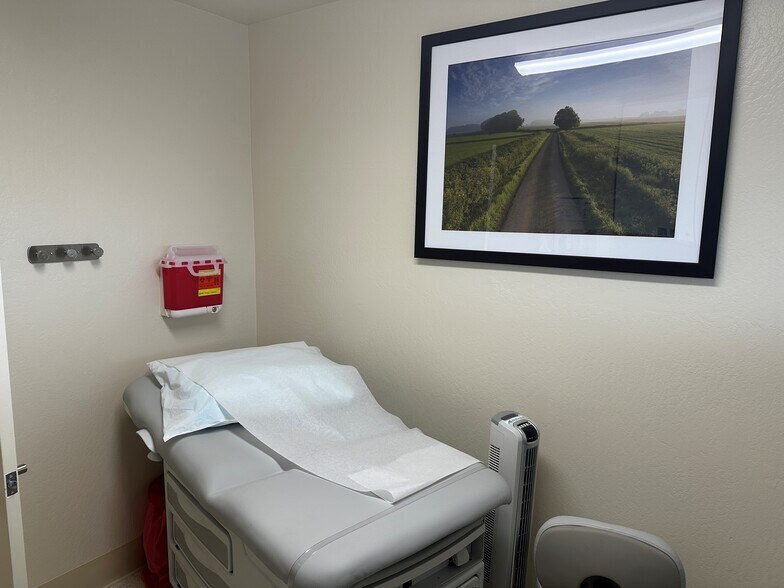 More Photos Of 323 N Sanborn Rd, Salinas Medical For Sale