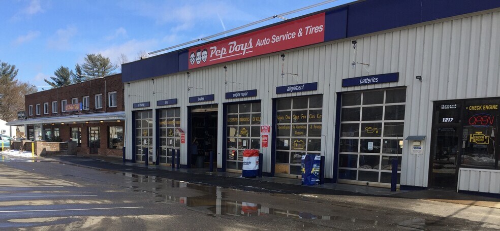 More Photos Of 1217 Queen St, Southington Storefront Retail Office For Sale