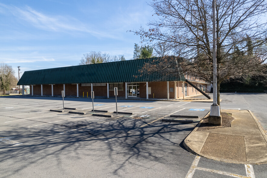 Primary Photo Of 505 Amherst St, Winchester Storefront Retail Office For Sale