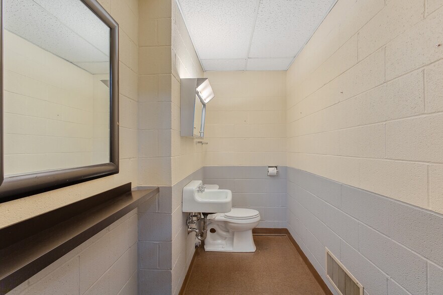 More Photos Of 226 Hawley Ave, Syracuse Freestanding For Sale