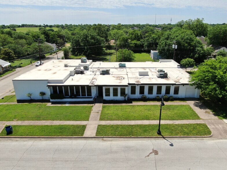 Primary Photo Of 970 E Humbolt St, Fort Worth Medical For Sale