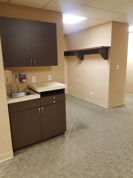 More Photos Of 5676-5678 Riverdale Ave, Bronx Office For Lease