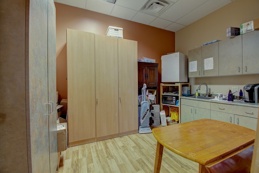 More Photos Of 15530 E Broncos Pky, Centennial Office For Lease