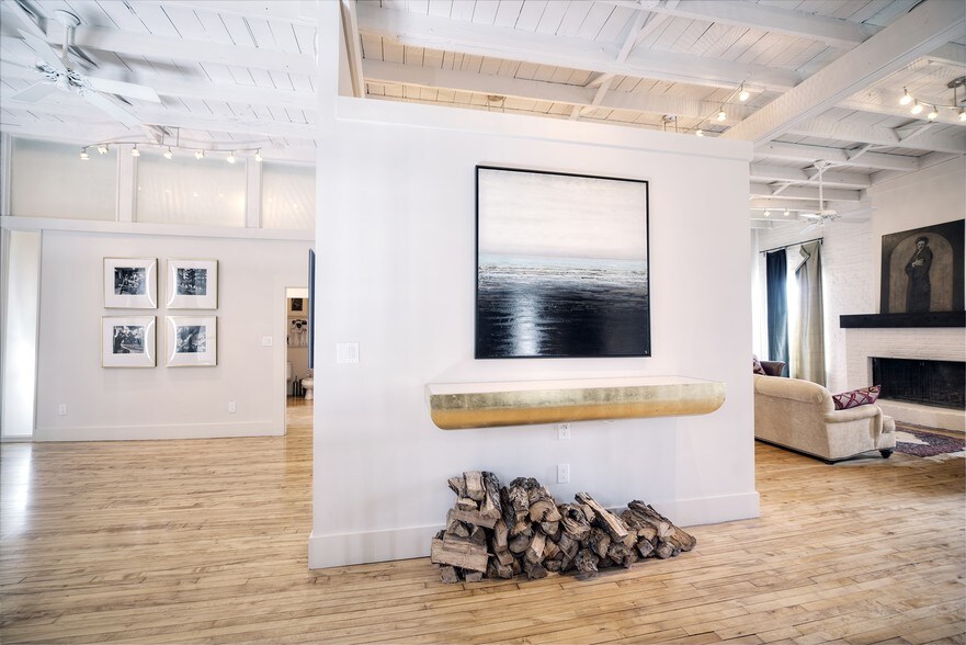 More Photos Of 2409 Commerce St, Houston Freestanding For Lease