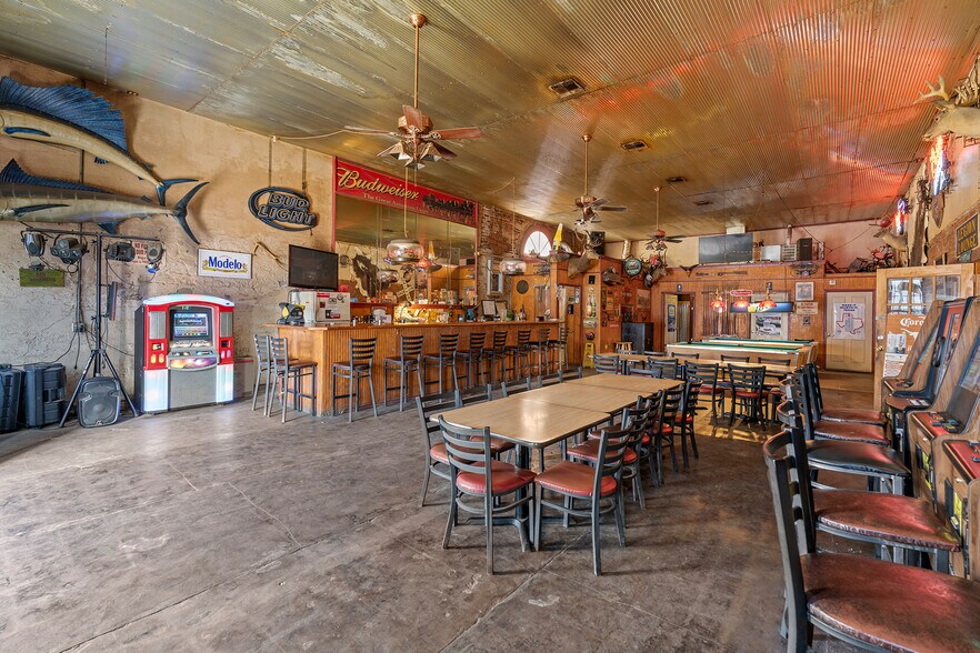 More Photos Of 218 N Main St, Rockdale Storefront For Sale