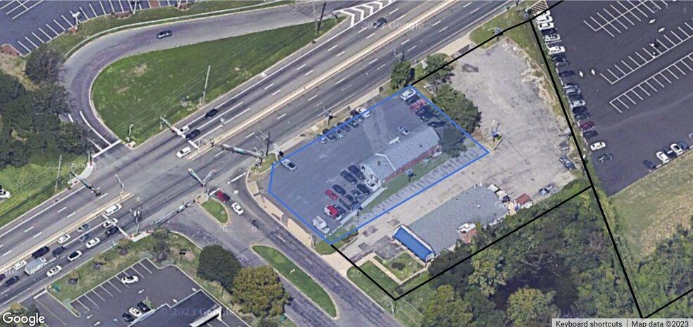 Primary Photo Of 4412 Route 130, Willingboro Auto Repair For Sale