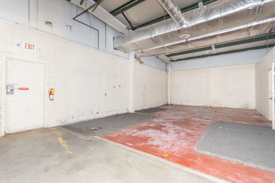 More Photos Of 1592 Sandifer Blvd, Seneca Freestanding For Lease