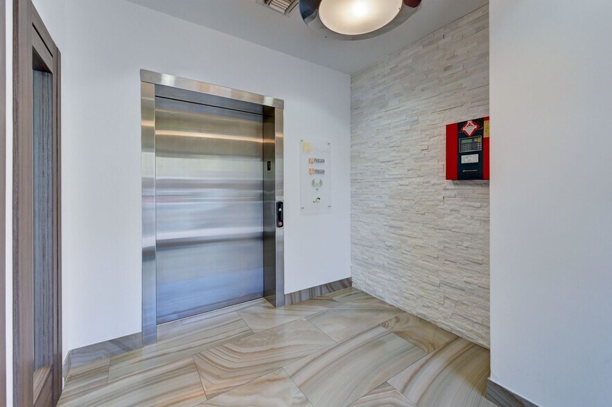 More Photos Of 2957 W Cypress Creek Rd, Fort Lauderdale Office For Sale