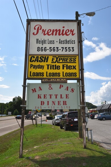 More Photos Of 522-546 E Tri County Blvd, Oliver Springs Freestanding For Sale