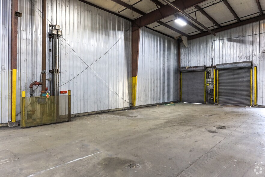 More Photos Of 1061 Industrial Blvd, Lafayette Manufacturing For Lease