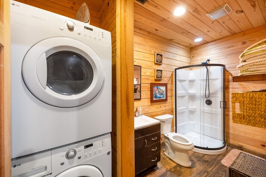 More Photos Of 54 Indian Creek Rd, Woodworth General Retail For Sale