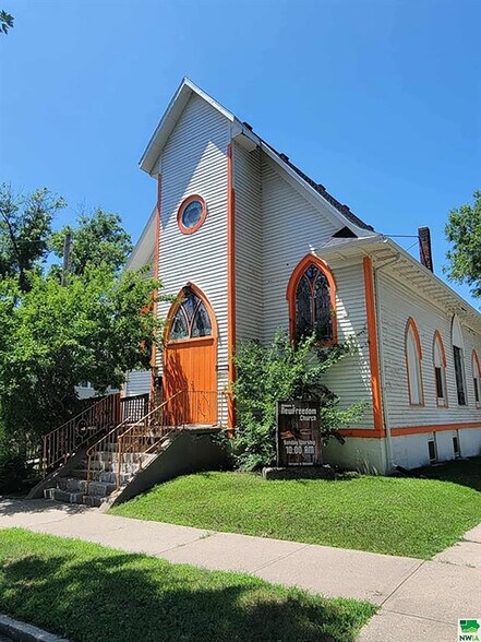 Primary Photo Of 423 George St, Sioux City Specialty For Sale