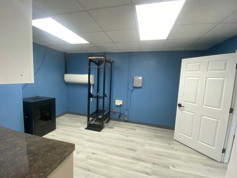 More Photos Of 1401 Applewood Dr, Dalton Medical For Lease