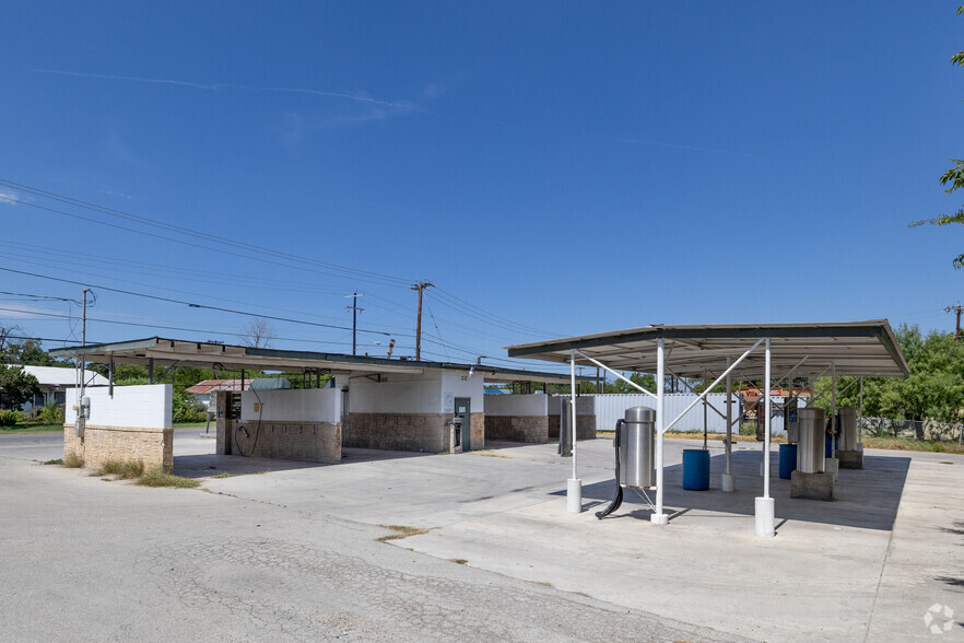 Primary Photo Of 5546 Old Seguin Rd, San Antonio Carwash For Sale