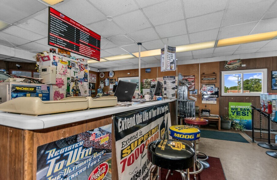 More Photos Of 300 Railroad Ave, Wheeler Auto Repair For Sale
