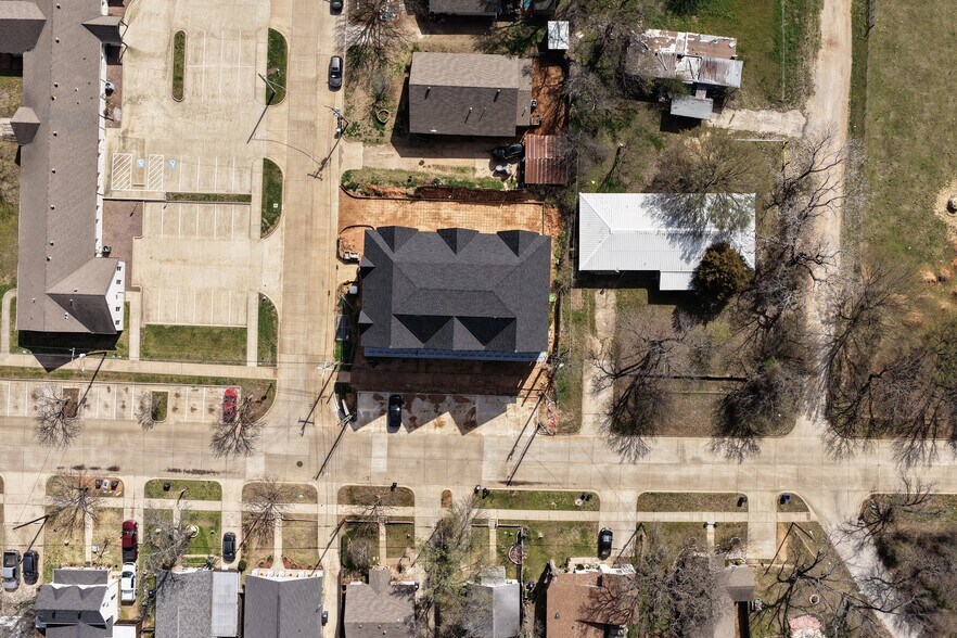 More Photos Of 301 Oak st, Mansfield Multifamily For Sale