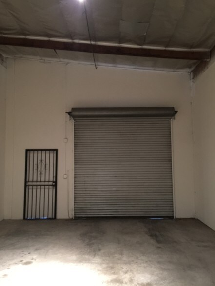 More Photos Of 7505 Jurupa Ave, Riverside Light Manufacturing For Lease