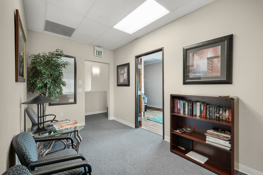 More Photos Of 9407 NE Vancouver Mall Dr, Vancouver Office Residential For Sale