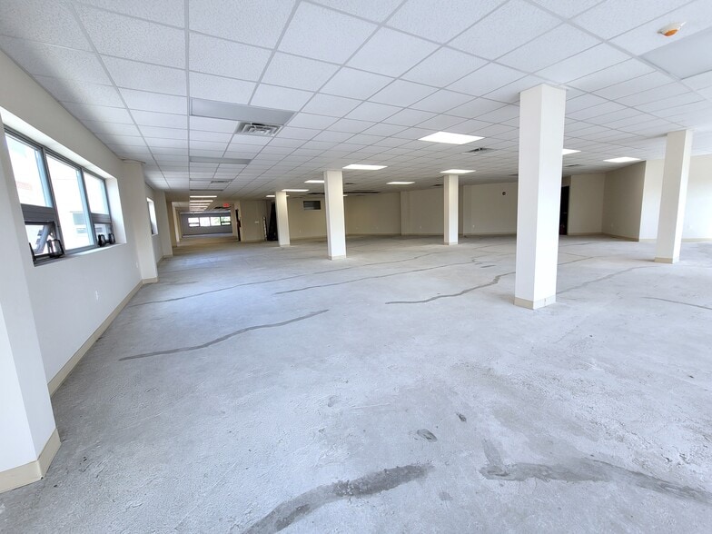 More Photos Of 76-09 Queens Blvd, Elmhurst Office For Lease