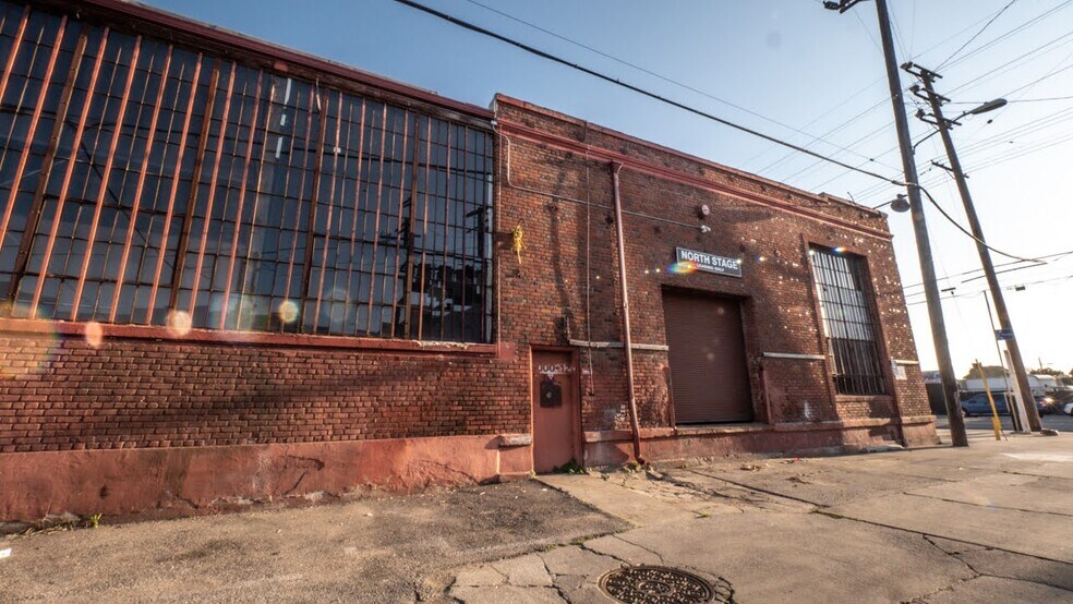 More Photos Of 6000 Avalon Blvd, Los Angeles Warehouse For Lease