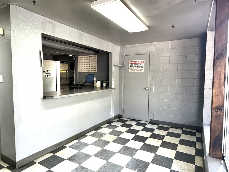 More Photos Of 449 Manitou Ave, Manitou Springs Auto Repair For Sale