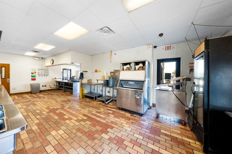 More Photos Of 1014 W Moore Ave, Terrell Restaurant For Sale