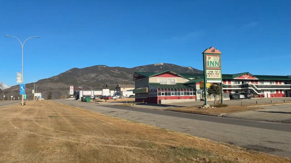 More Photos Of 10005 100 St, Grande Cache Hotel For Sale