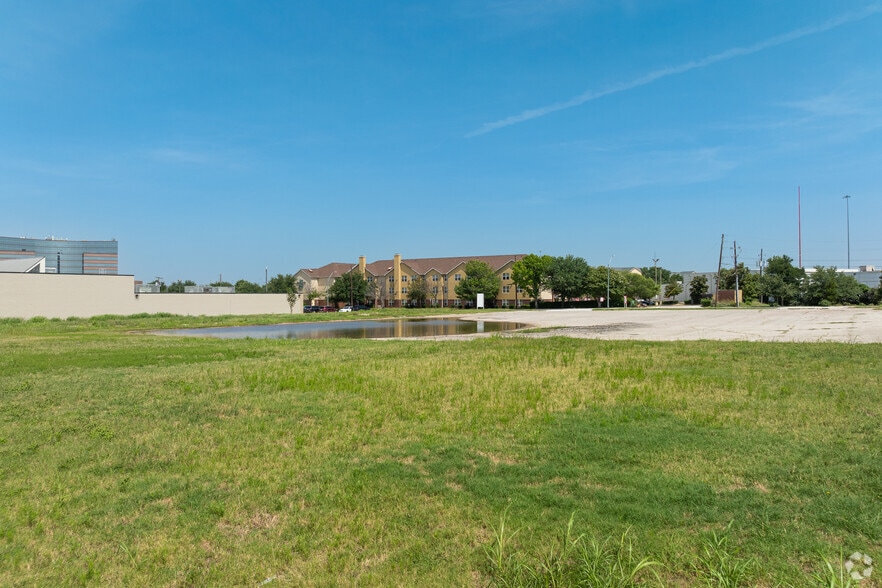More Photos Of 9200 Markville Dr, Dallas Land For Sale