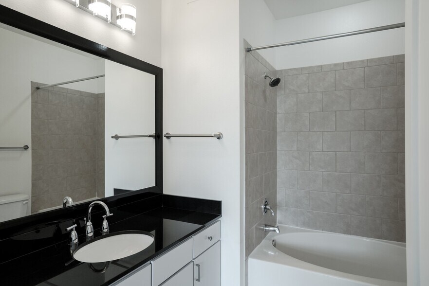 More Photos Of 127 E Riverside Dr, Austin Apartments For Lease