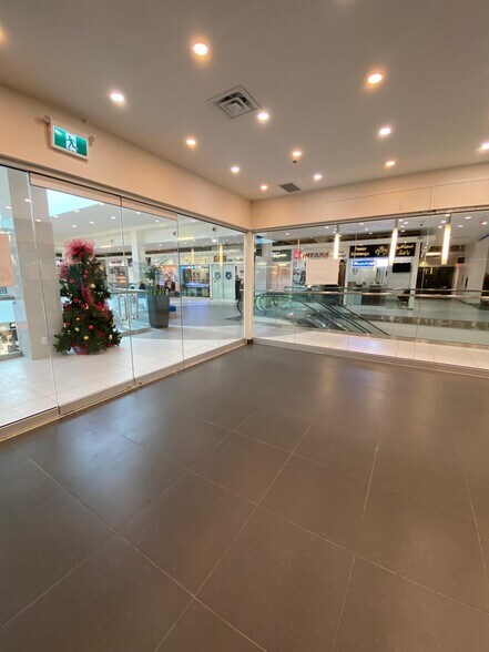 More Photos Of 7165 - 7167-7167 Yonge St, Markham Apartments For Sale