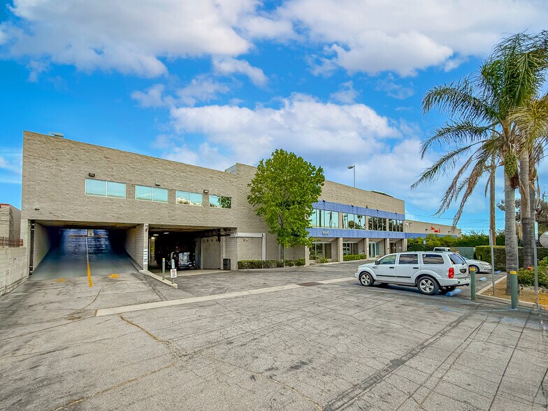 Primary Photo Of 9540 De Soto Ave, Chatsworth Manufacturing For Lease