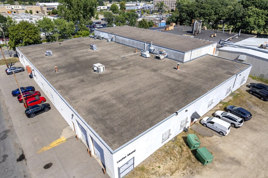 More Photos Of 976 W Minnehaha Ave, Saint Paul Warehouse For Sale