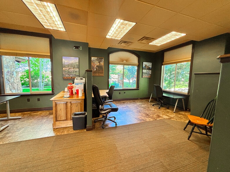 More Photos Of 11142 Highland Blvd, Highland Medical For Lease