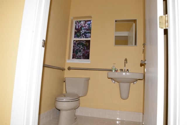 More Photos Of 1524 Smith St, Orange Park Office For Sale