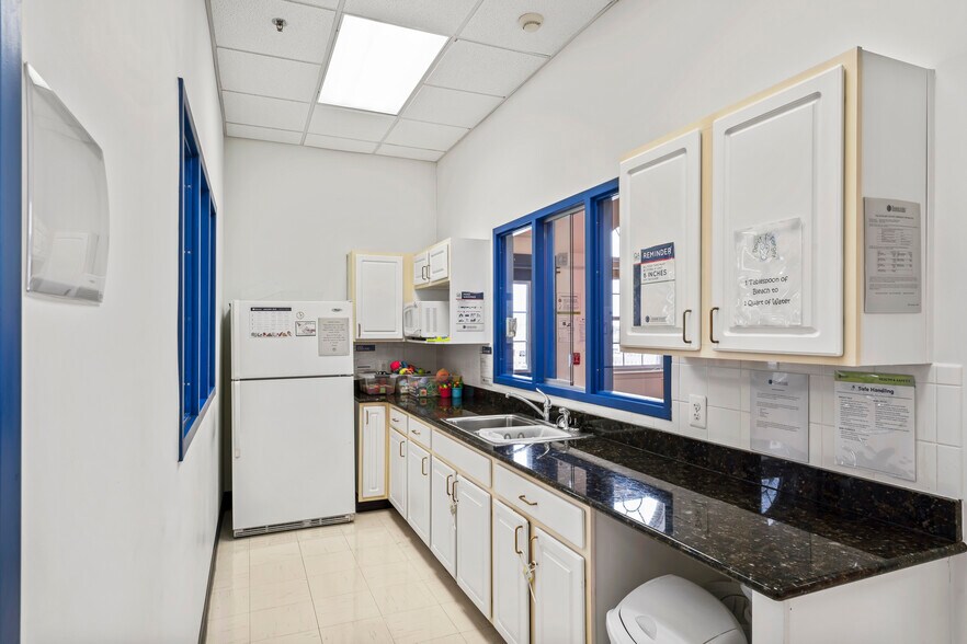 More Photos Of 42885 Orchard Oriole Dr, Ashburn Daycare Center For Lease