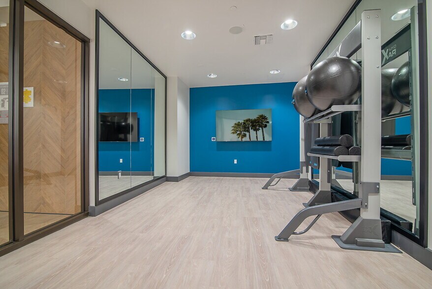 More Photos Of 6240 W Sunset Blvd, Los Angeles Apartments For Lease