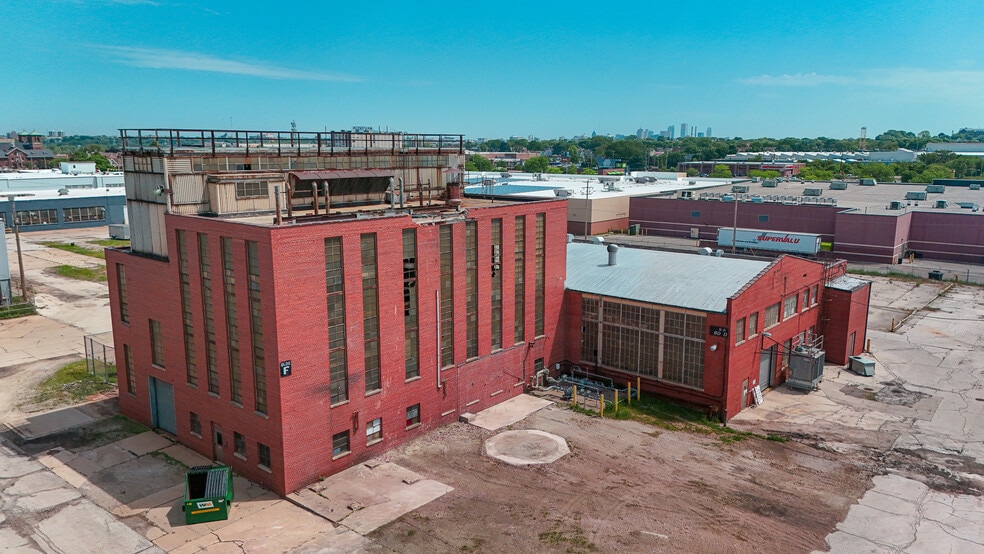 More Photos Of 4800 W Mitchell St, Milwaukee Unknown For Lease