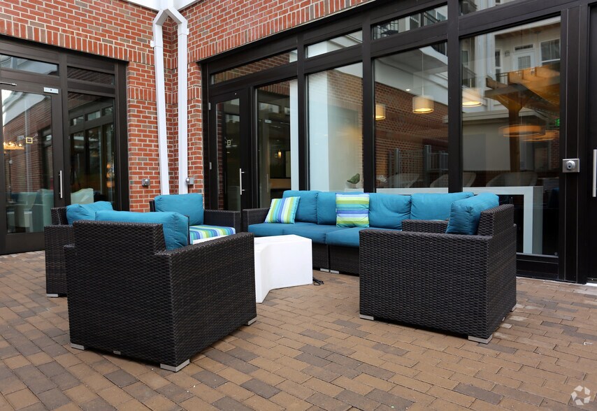 More Photos Of 101 N Wolfe St, Baltimore Apartments For Lease