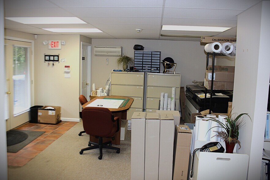 More Photos Of 205 State Route 31 N, Washington Office Residential For Lease