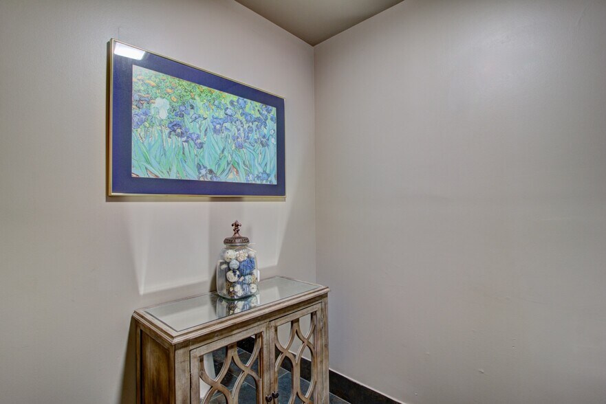 More Photos Of 923 N Loop 1604 E, San Antonio Unknown For Lease