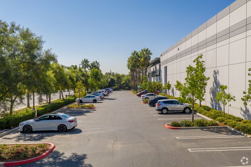 More Photos Of 1320 Air Wing Rd, San Diego Distribution For Lease