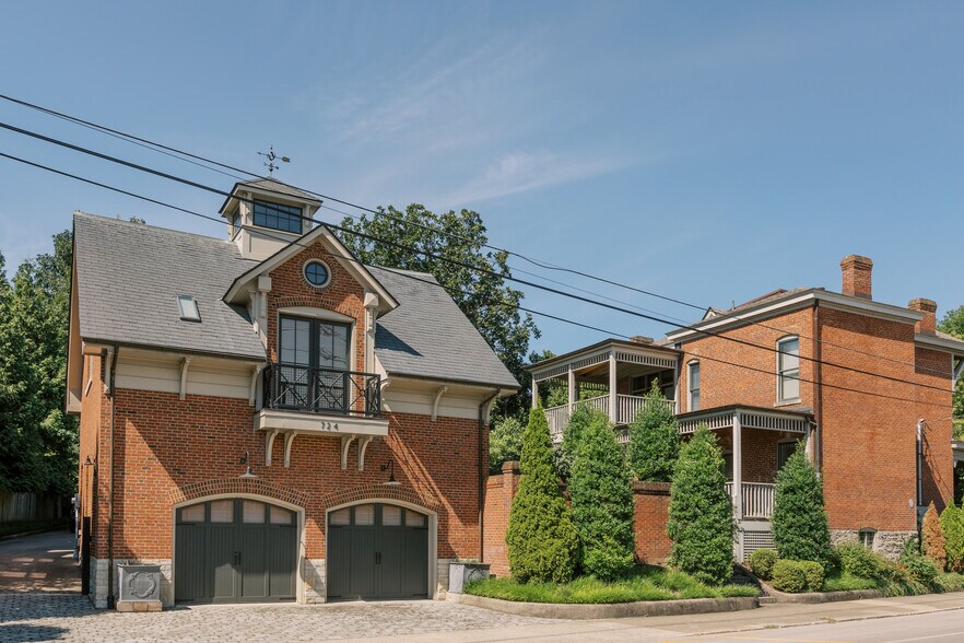 More Photos Of 300 Madison Pl, Lexington Apartments For Sale