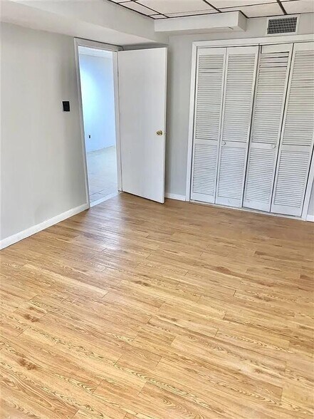 More Photos Of 500 KENNEDY Blvd, Bayonne Office Residential For Lease