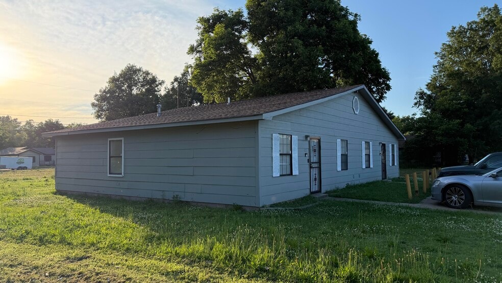 More Photos Of 611 Barnes Ave, Clarksdale Apartments For Sale