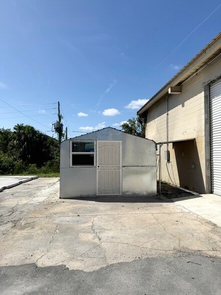 More Photos Of 3160 N 46th Ave, Saint Petersburg Warehouse For Sale