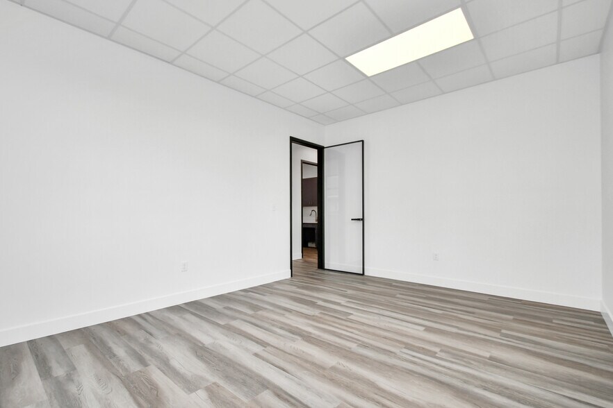 More Photos Of 4807 Sugar Grove Blvd, Stafford Medical For Lease
