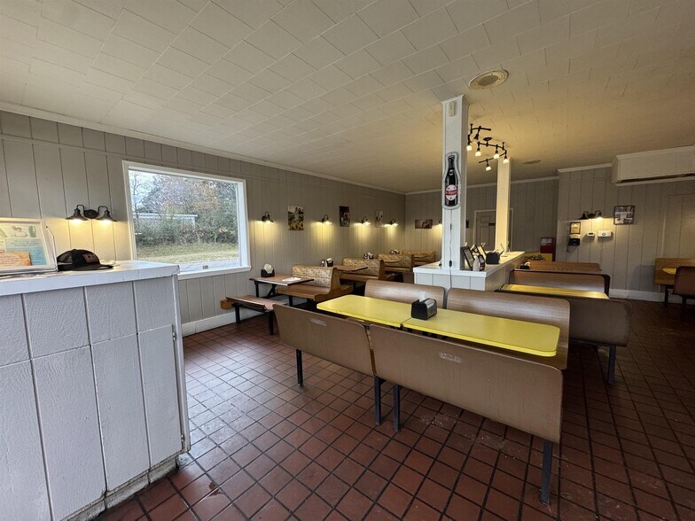 More Photos Of 12805 Highway 43, Russellville Restaurant For Sale