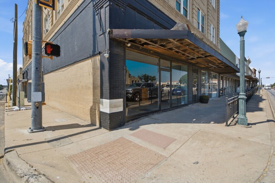 More Photos Of 100 W Central Ave, Comanche General Retail For Sale