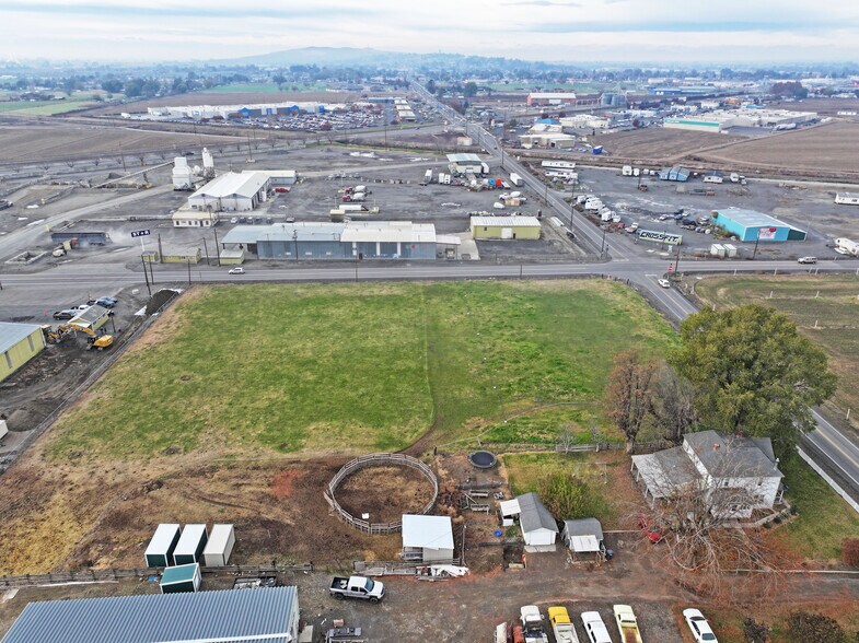 More Photos Of 300 Factory Rd, Sunnyside Land For Sale